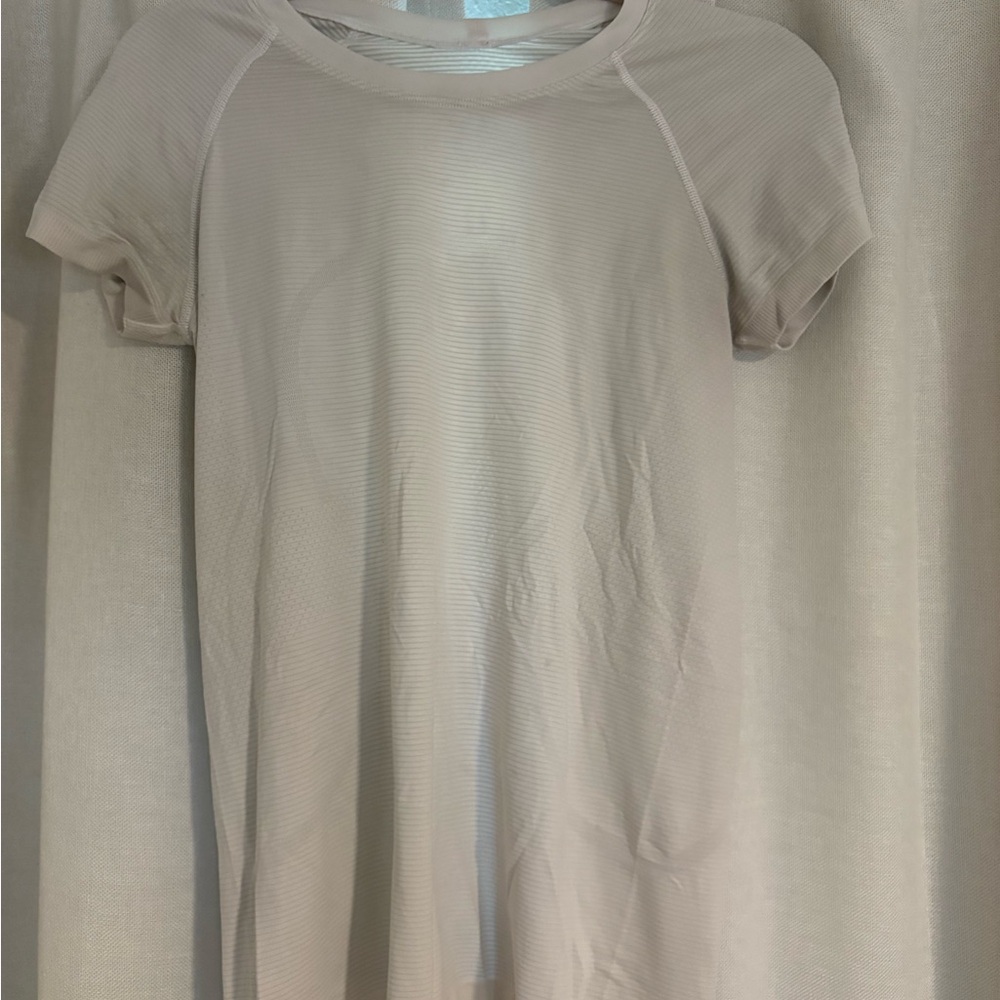 lululemon athletica Cream Short Sleeve Tee